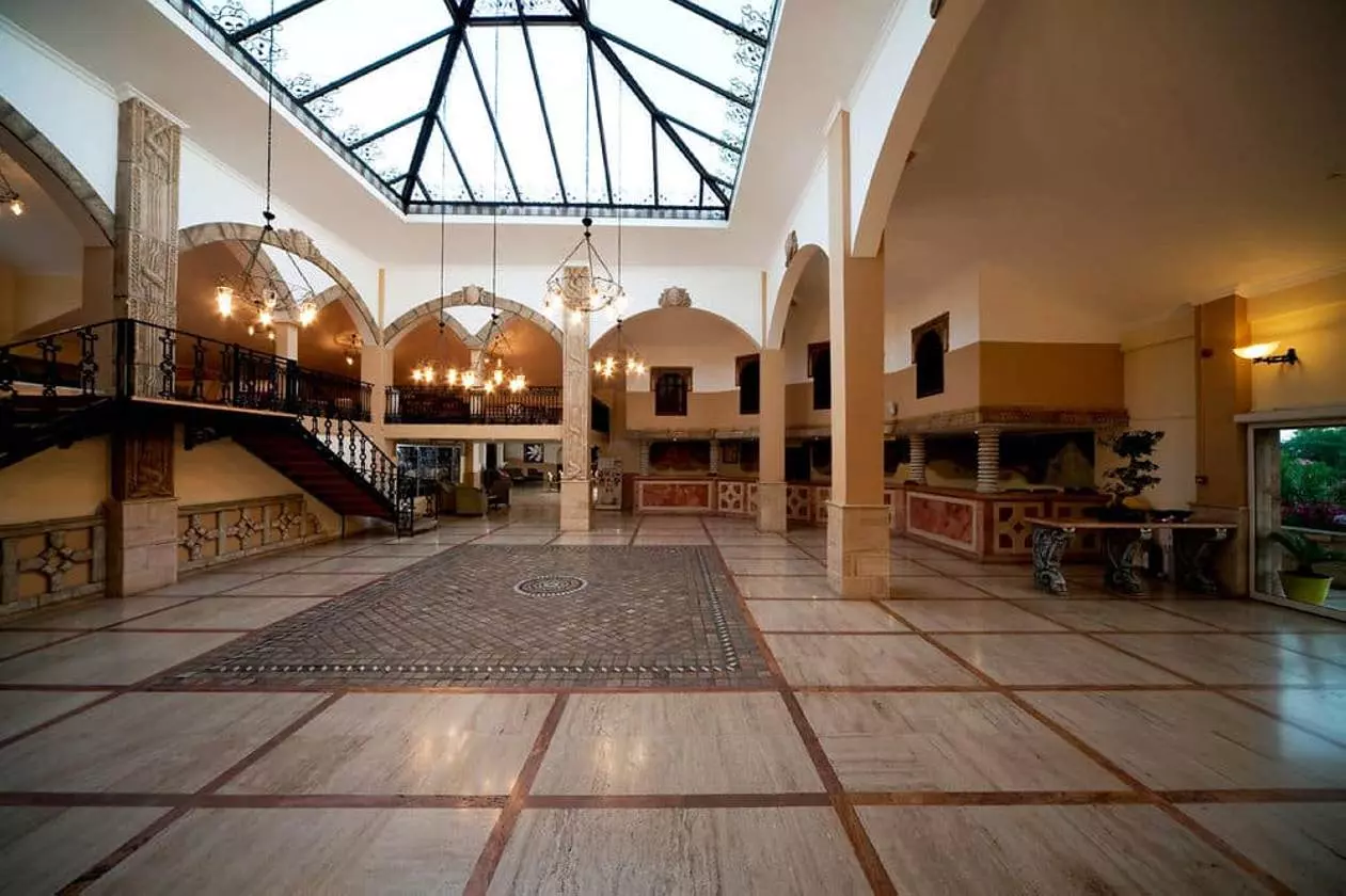 CLUBRESORT_SHABAVIZ (3).jpg